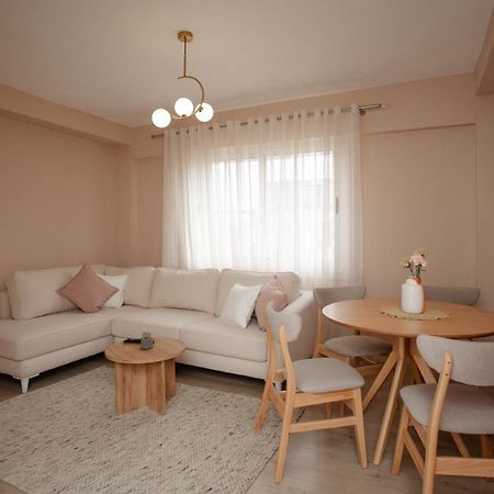 Erik'S Place Shkoder Luaran gambar