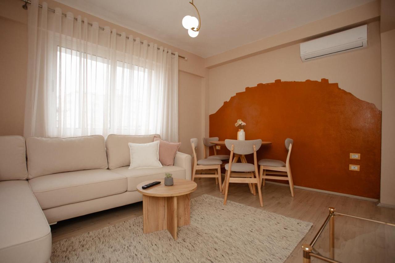 Erik'S Place Shkoder Luaran gambar