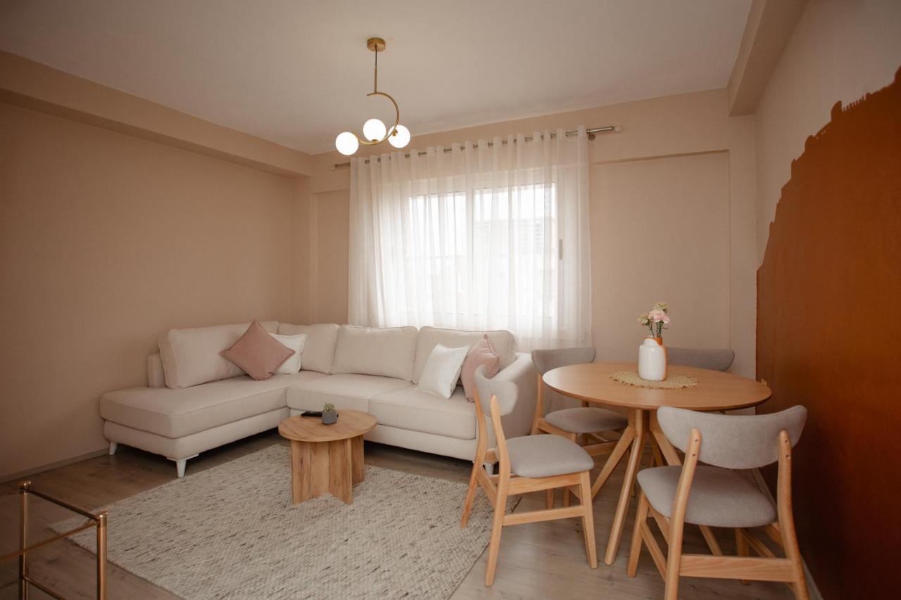 Erik'S Place Shkoder Luaran gambar