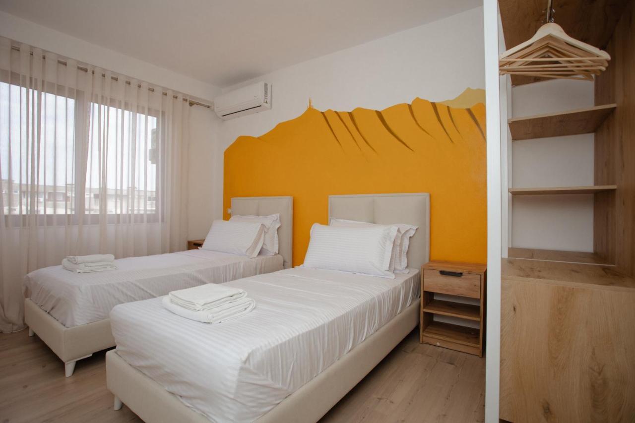 Erik'S Place Shkoder Luaran gambar