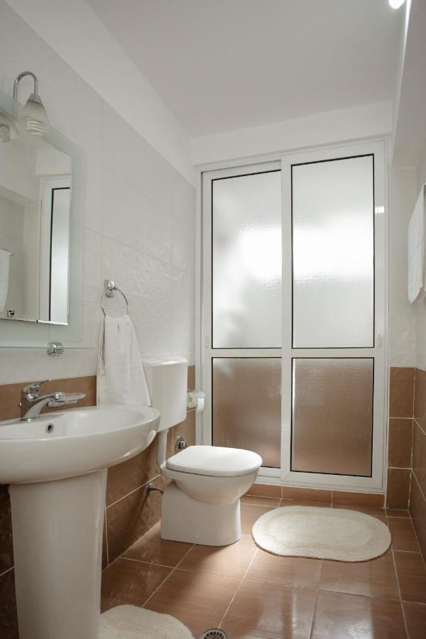 Erik'S Place Shkoder Luaran gambar